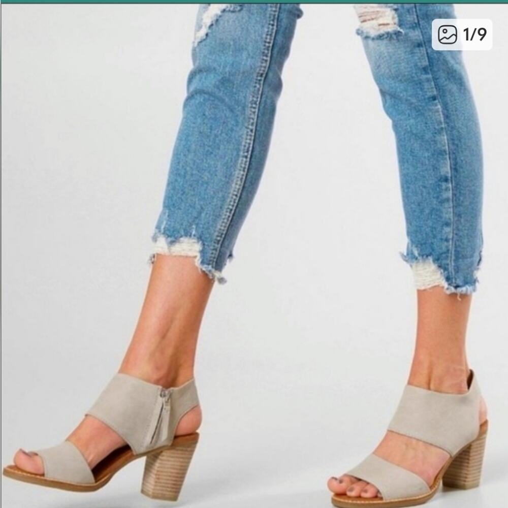 TOMS Majorca Cut Out Tan Block Heel Sandals Sz. 10
